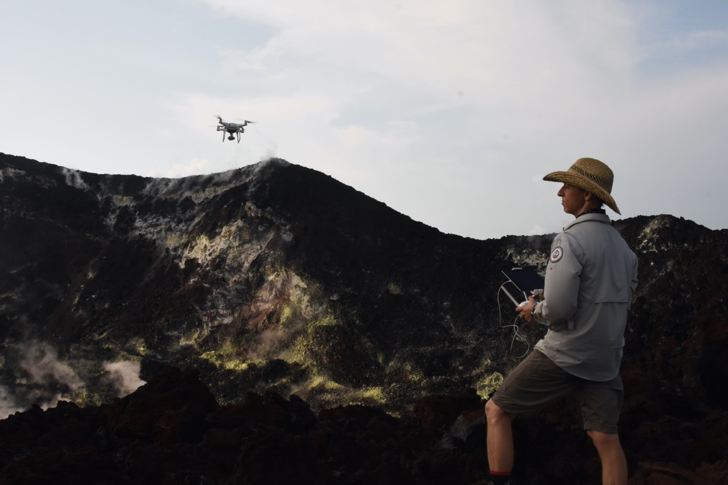  Flying drone at Tavurvur volcano, Papua New Guinea to sample volcanic plumes for carbon isotopes. This was part of a 2019 international expedition organized under the umbrella of ABOVE https://deepcarbon.net/project/above#Overview 